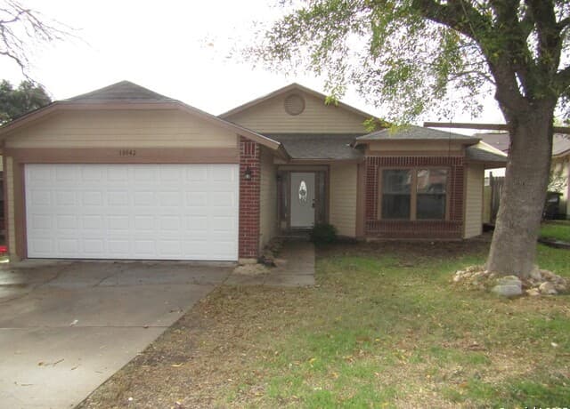 3-bedroom rental at 10243 Raven Field in San Antonio TX
