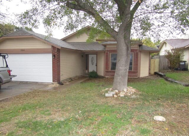 3-bedroom rental at 10243 Raven Field in San Antonio, TX — photo 3