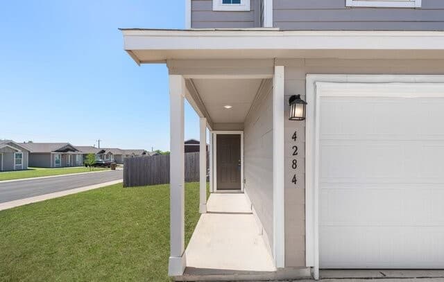 4-bedroom rental at 4284 Thalweg Way in San Antonio, TX — photo 3