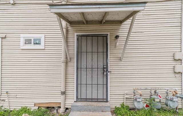 2-bedroom rental at 2407 South New Braunfels Avenue Unit 3 in San Antonio TX
