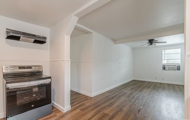 2-bedroom rental at 2407 South New Braunfels Avenue Unit 3 in San Antonio, TX — photo 5