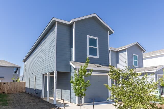 4-bedroom rental at 2922 Carnelian in San Antonio, TX — photo 2