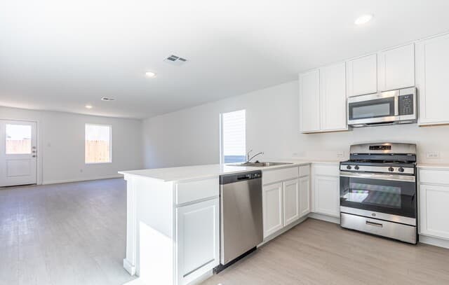 4-bedroom rental at 2922 Carnelian in San Antonio, TX — photo 3