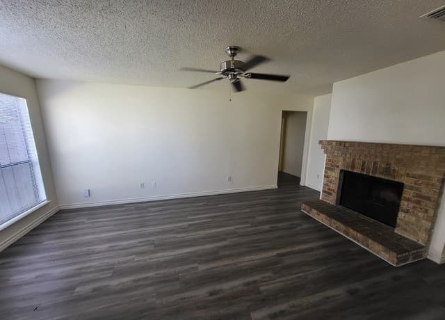 2-bedroom rental at 9840 Ardash in San Antonio, TX — photo 2