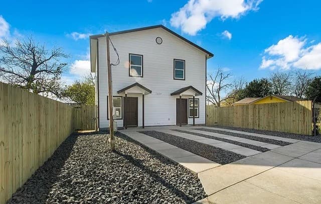 2-bedroom rental at 2654 Dignowity Ave Unit 102 in San Antonio TX