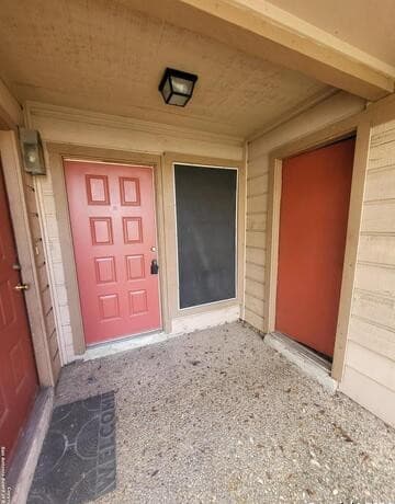 2-bedroom rental at 8936 Golden Brook in San Antonio, TX — photo 3