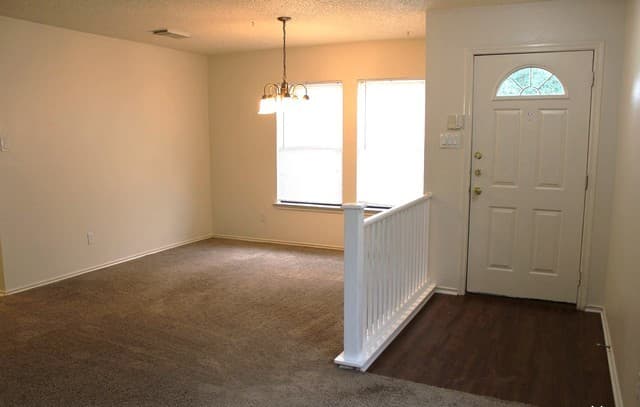 3-bedroom rental at 1319 Carmel Oaks in San Antonio, TX — photo 2