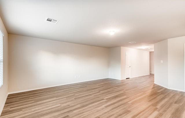 4-bedroom rental at 8931 Lamus Wheel in San Antonio, TX — photo 2