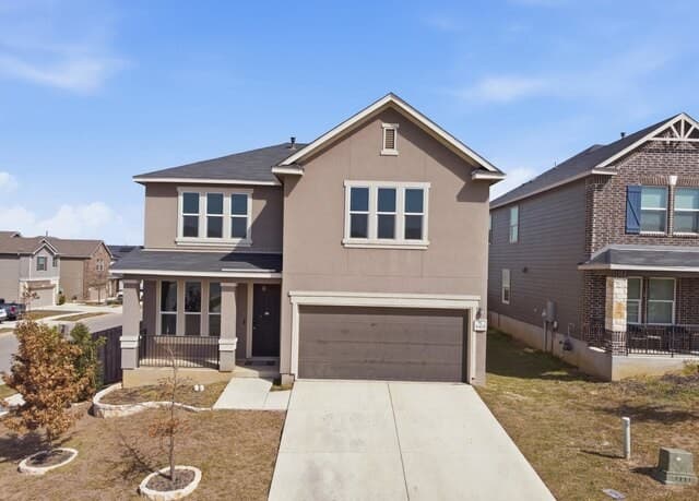 5-bedroom rental at 9305 Devils River in San Antonio, TX — photo 4
