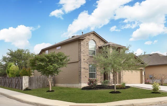 4-bedroom rental at 213 Elisabeth Run in San Antonio, TX — photo 2