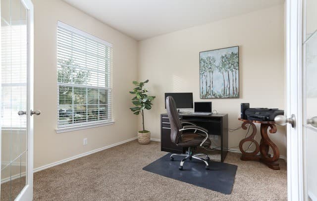 4-bedroom rental at 213 Elisabeth Run in San Antonio, TX — photo 4