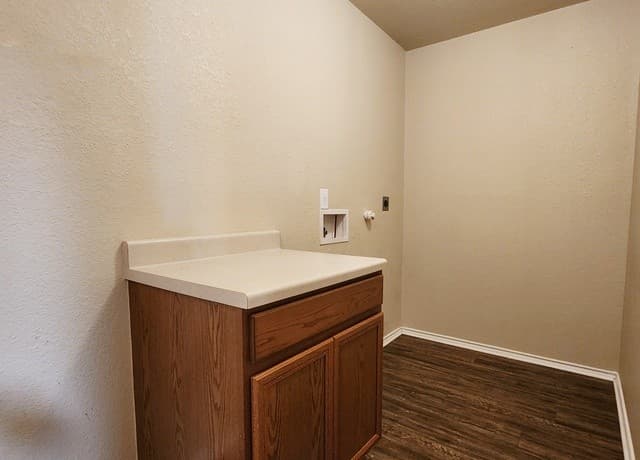 3-bedroom rental at 5402 Tomas Cir in San Antonio, TX — photo 5
