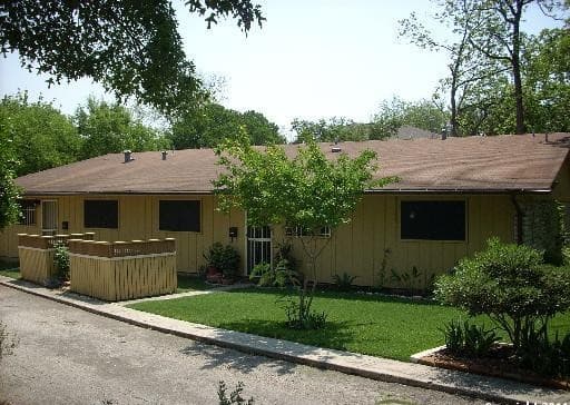 1-bedroom rental at 414 Kings Ct Unit C in San Antonio TX