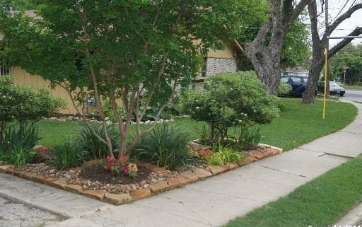 1-bedroom rental at 414 Kings Ct Unit C in San Antonio, TX — photo 2