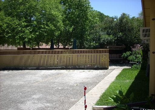 1-bedroom rental at 414 Kings Ct Unit C in San Antonio, TX — photo 3