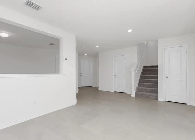 4-bedroom rental at 7919 Mariposa Manor in San Antonio, TX — photo 3