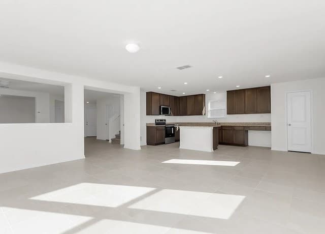 4-bedroom rental at 7919 Mariposa Manor in San Antonio, TX — photo 5