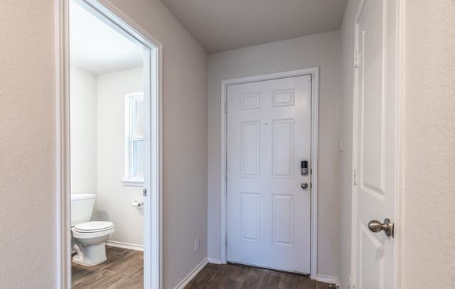 3-bedroom rental at 13736 Grapeland Gap in San Antonio, TX — photo 5