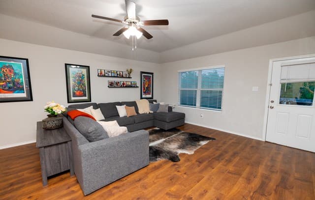 3-bedroom rental at 15419 Proteus in San Antonio, TX — photo 5