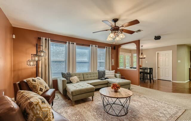 3-bedroom rental at 10430 Tiger Fld in San Antonio, TX — photo 3