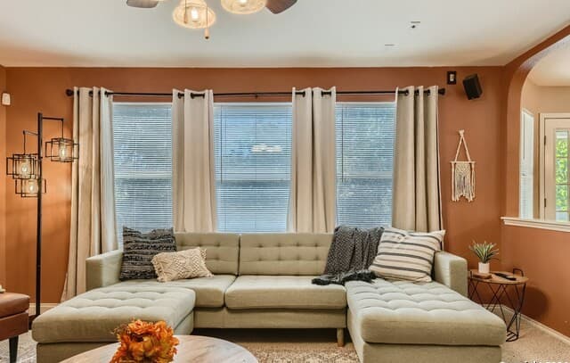 3-bedroom rental at 10430 Tiger Fld in San Antonio, TX — photo 5