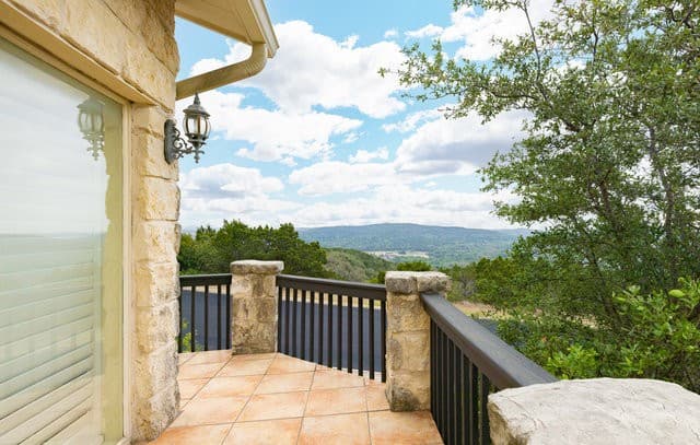 3-bedroom rental at 17119 Terra Rosa in Helotes, TX — photo 4