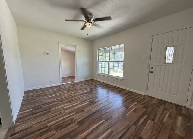 3-bedroom rental at 2234 Hays in San Antonio, TX — photo 3