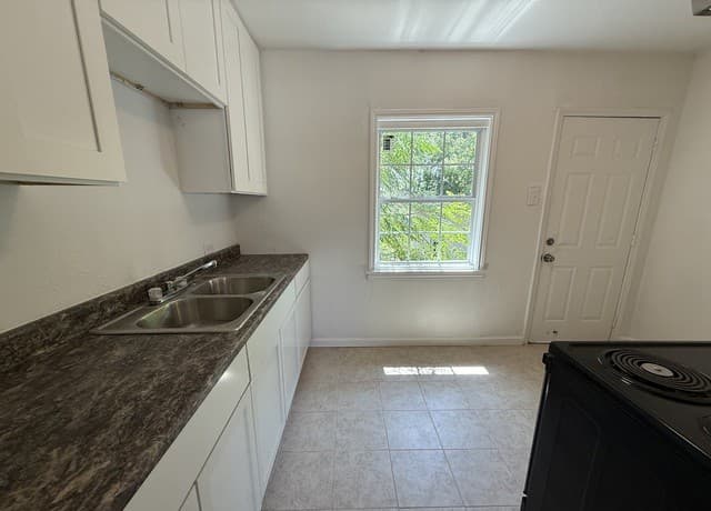 3-bedroom rental at 2234 Hays in San Antonio, TX — photo 5