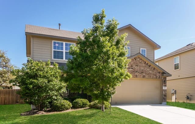 4-bedroom rental at 14251 Geyserite Ave in San Antonio, TX — photo 2