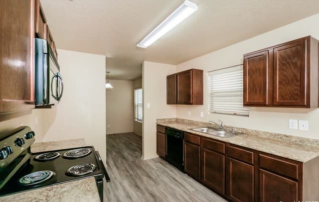 3-bedroom rental at 3015 Aspen Meadow in San Antonio, TX — photo 2