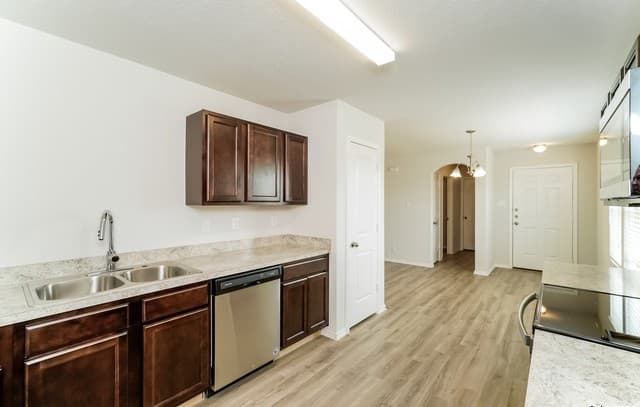 3-bedroom rental at 5011 Blue Ranch in San Antonio, TX — photo 2