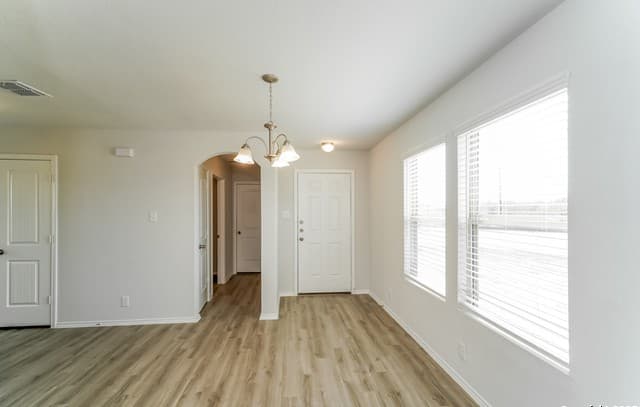 3-bedroom rental at 5011 Blue Ranch in San Antonio, TX — photo 3