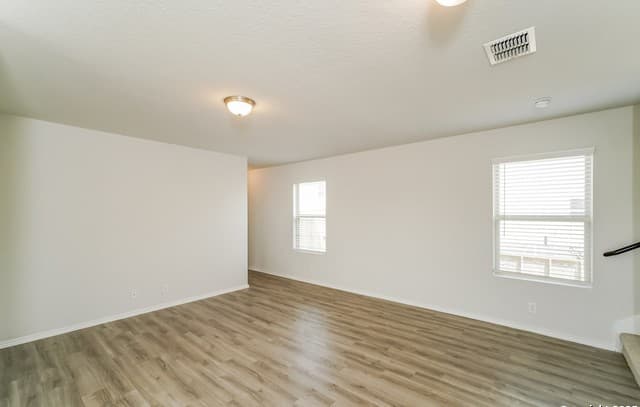 3-bedroom rental at 5011 Blue Ranch in San Antonio, TX — photo 4