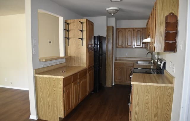 4-bedroom rental at 5026 Benham Dr in San Antonio, TX — photo 4