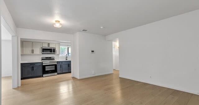 3-bedroom rental at 258 Antrim Dr in San Antonio, TX — photo 3