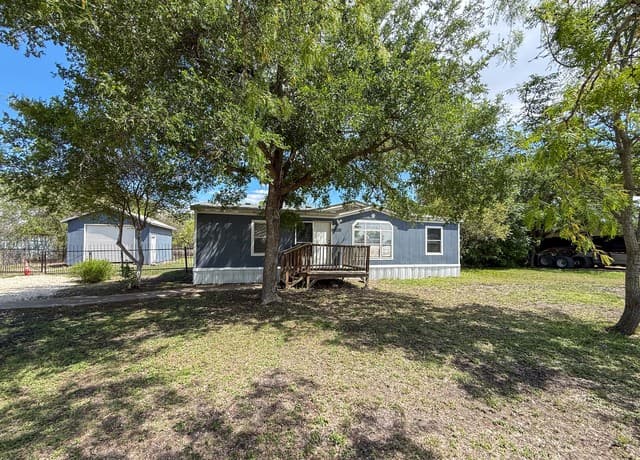 3-bedroom rental at 4506 Legend Falls in San Antonio, TX — photo 2