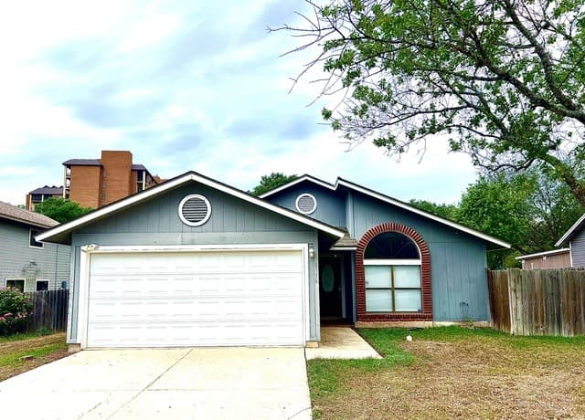 3-bedroom rental at 8778 Serene Ridge Dr in San Antonio TX