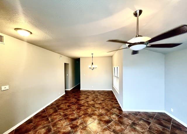 3-bedroom rental at 8778 Serene Ridge Dr in San Antonio, TX — photo 4
