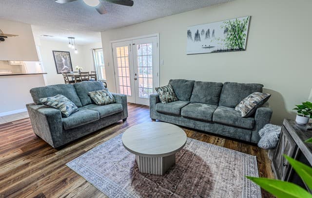 2-bedroom rental at 6915 Forest Meadow in San Antonio TX
