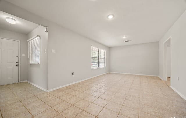 3-bedroom rental at 221 Windcrest Dr in Windcrest, TX — photo 4