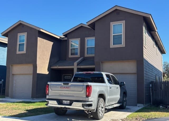 3-bedroom rental at 6610 Mia Way Unit 101 in San Antonio, TX — photo 3