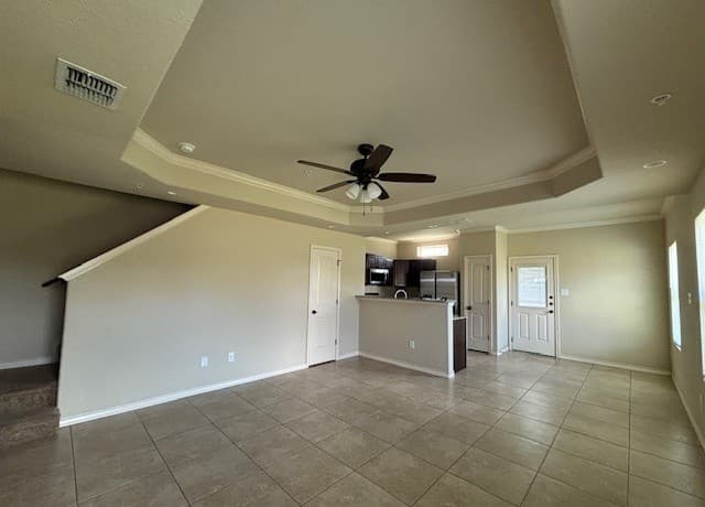 3-bedroom rental at 6610 Mia Way Unit 101 in San Antonio, TX — photo 4