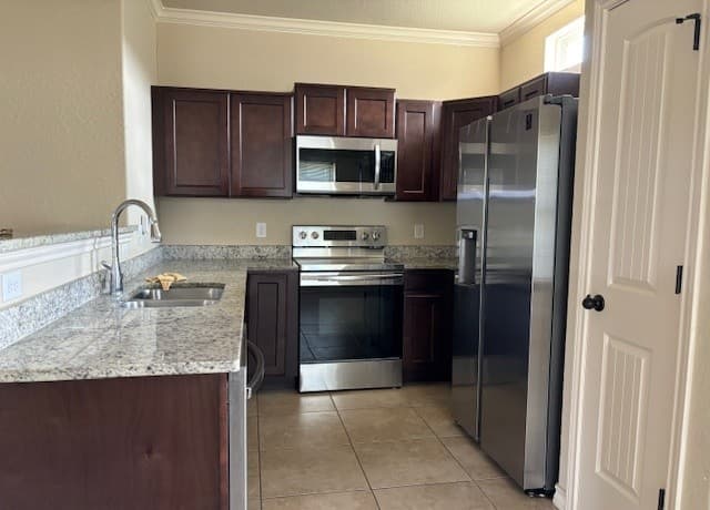 3-bedroom rental at 6610 Mia Way Unit 101 in San Antonio, TX — photo 5