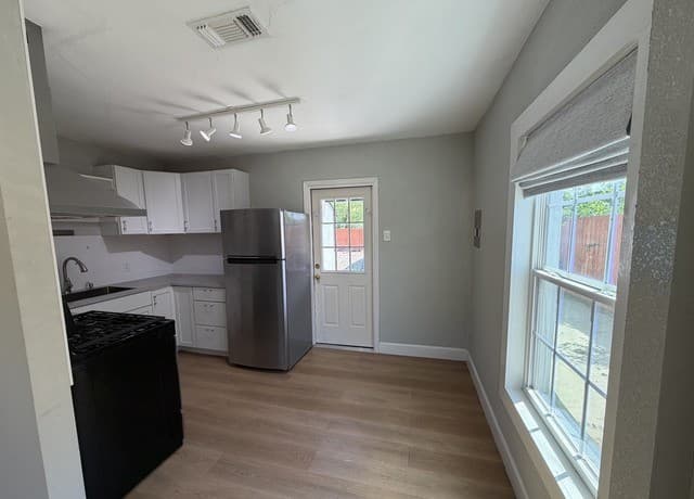2-bedroom rental at 1630 San Angelo in San Antonio, TX — photo 3