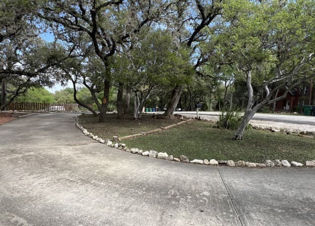 3-bedroom rental at 10267 Mount Crosby in San Antonio, TX — photo 3