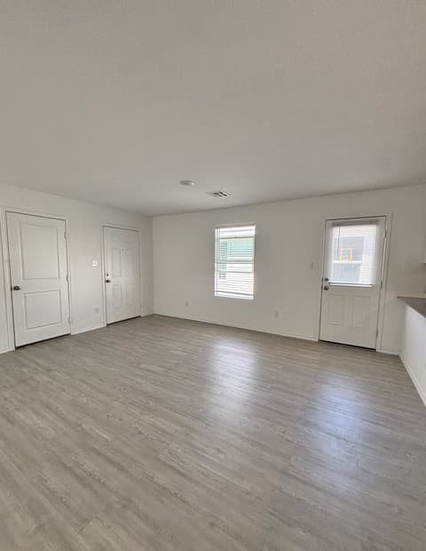 3-bedroom rental at 8815 Astral Pl in San Antonio, TX — photo 5