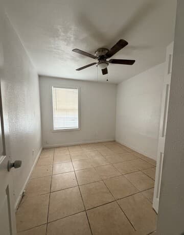 2-bedroom rental at 153 E Baylor Unit 3 in San Antonio, TX — photo 4