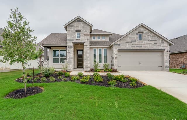 4-bedroom rental at 113 Valencia in Boerne, TX — photo 2