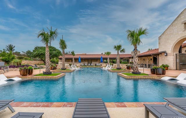 4-bedroom rental at 113 Valencia in Boerne, TX — photo 4