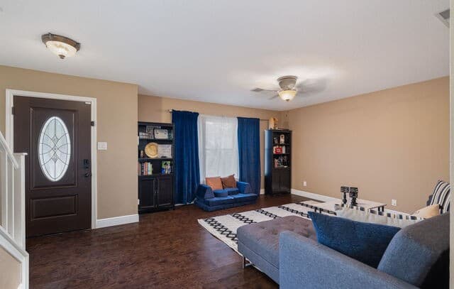 4-bedroom rental at 415 Bluegrass Crk in San Antonio, TX — photo 5
